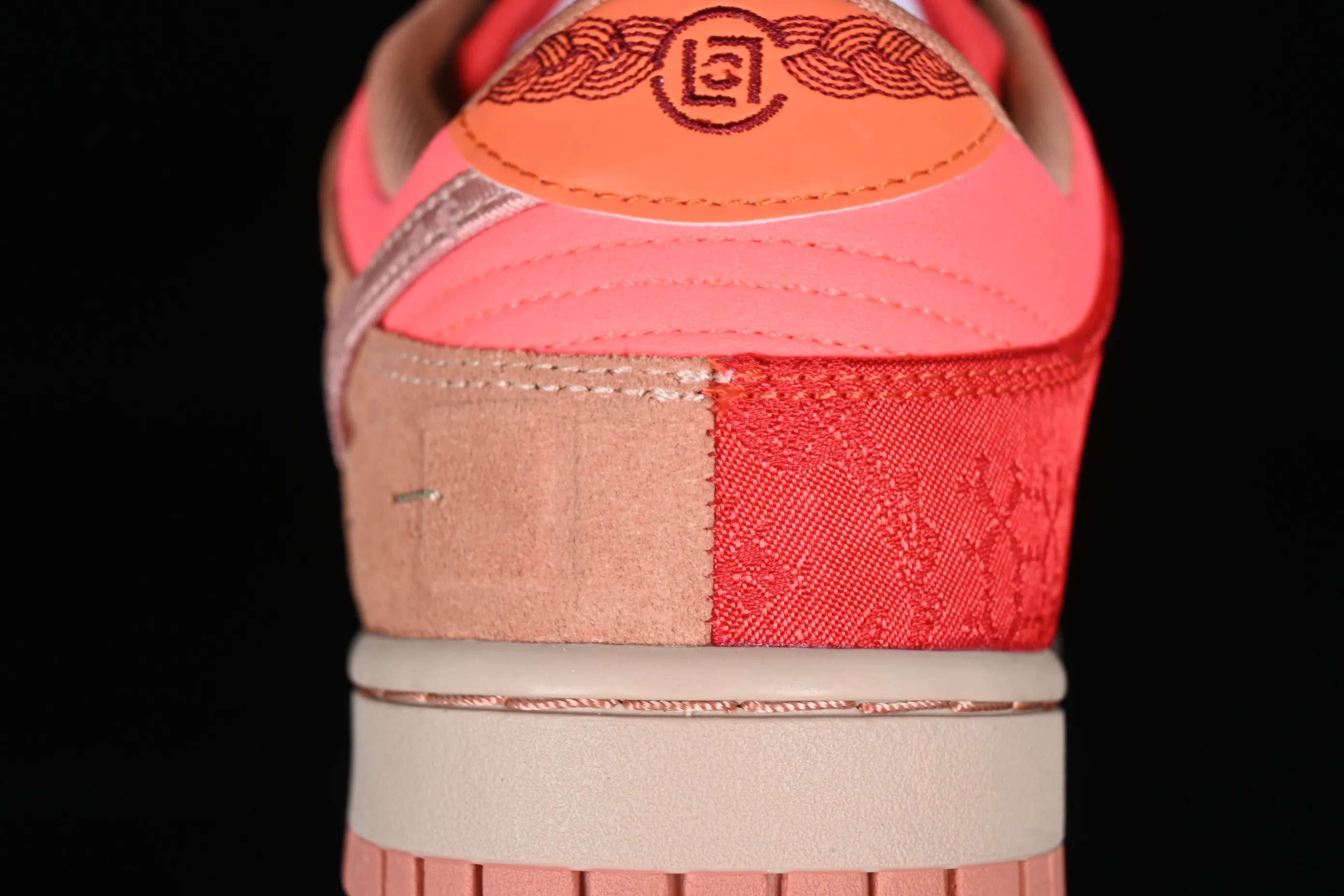 All Categories Nk SB Dunk Series Nk SB Dunk Low Low-top sneakers Clot x Dunk Low "What The" joint model Yuanyang color SB low-top casual sneakers FN0316-999